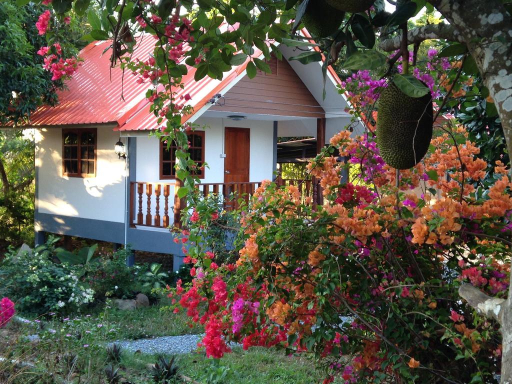 Areeya Resort Watthana Nakhon Екстериор снимка