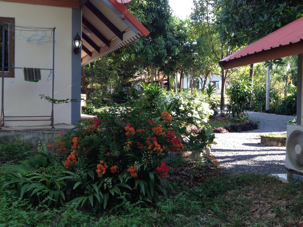 Areeya Resort Watthana Nakhon Екстериор снимка