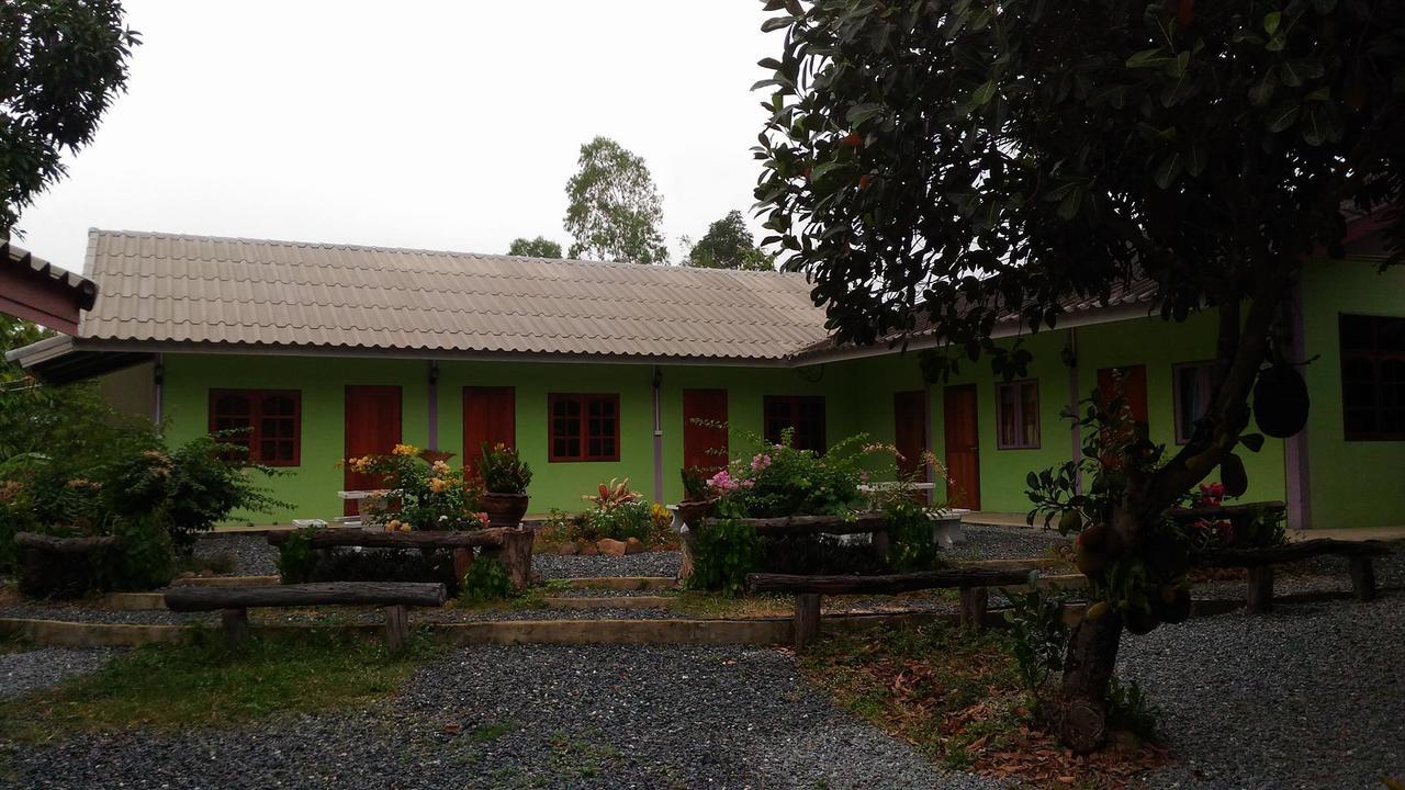 Areeya Resort Watthana Nakhon Екстериор снимка